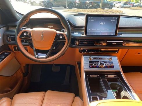 Used 2023 Lincoln Aviator Black Label w/ Class IV Trailer Tow Package AWD/4WD image 6