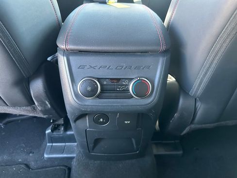 Used 2025 Ford Explorer ST-Line image 25