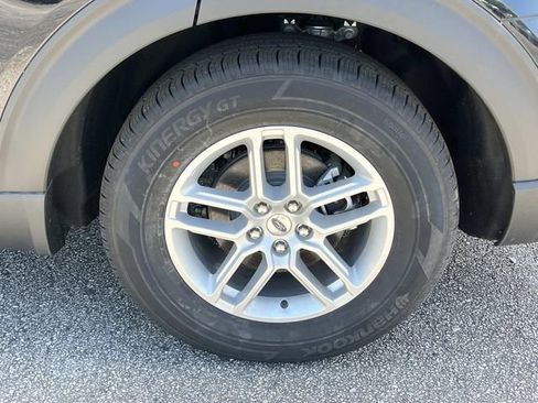 New 2025 Ford Explorer Active image 22