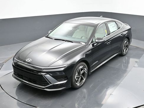 Used 2024 Hyundai Sonata SEL w/ Convenience Package image 17