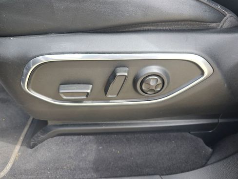 Used 2022 Jeep Wagoneer Series III w/ Flexible Seating Group image 12