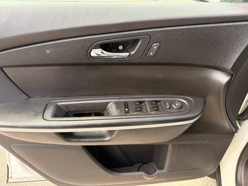 Used 2012 GMC Acadia SLE FWD image 10