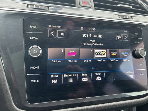 Used 2020 Volkswagen Tiguan SE R-Line image 9