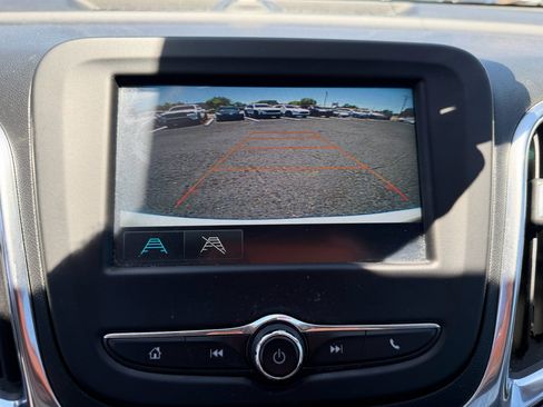 Used 2018 Chevrolet Equinox LT FWD image 19