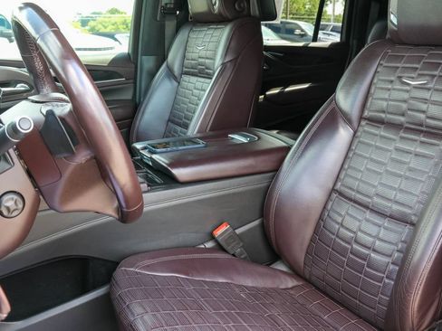 Used 2021 Cadillac Escalade ESV Premium Luxury Platinum AWD/4WD image 7