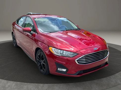 Used 2019 Ford Fusion SE w/ Equipment Group 151A FWD image 1