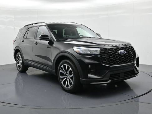 Certified 2026 Ford Explorer ST-Line AWD/4WD image 4