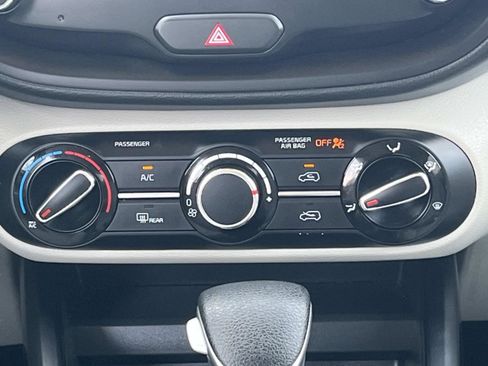 Used 2023 Kia Soul LX FWD image 12