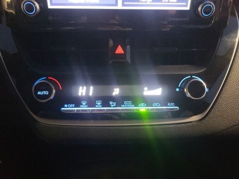 Used 2022 Toyota Corolla LE image 27