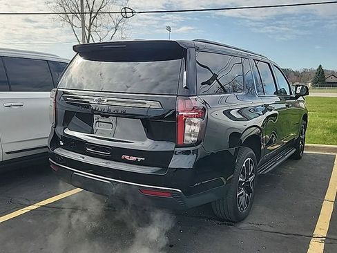 Used 2022 Chevrolet Suburban RST w/ Luxury Package AWD/4WD image 5