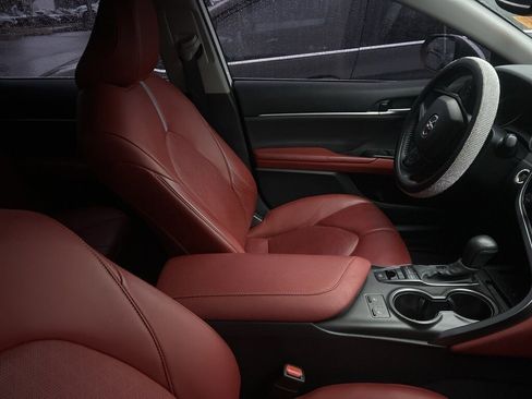 Used 2023 Toyota Camry XSE image 4