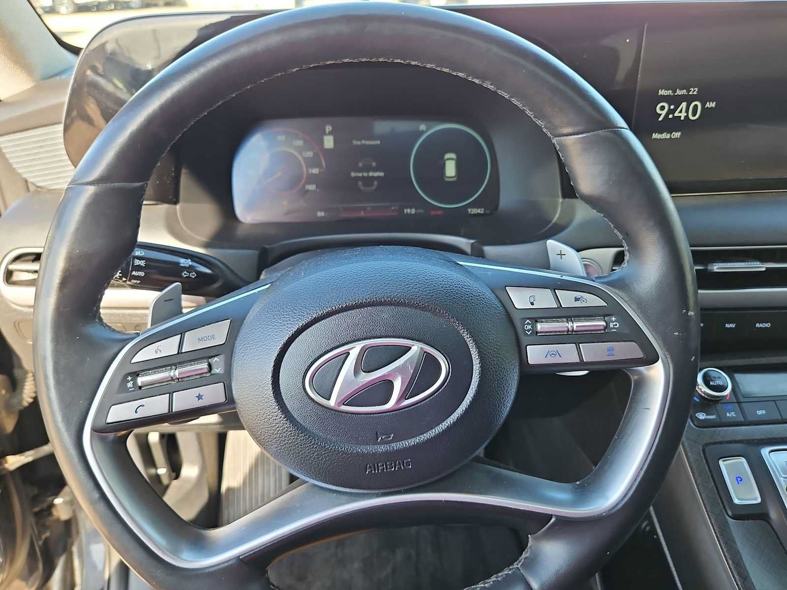 Used 2023 Hyundai Palisade Limited FWD image 19