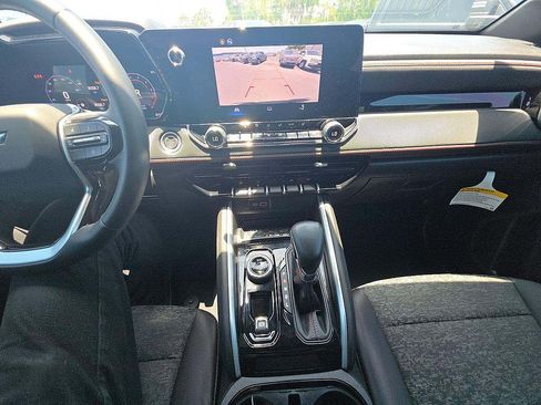 Certified 2025 Chevrolet Colorado Z71 AWD/4WD image 89