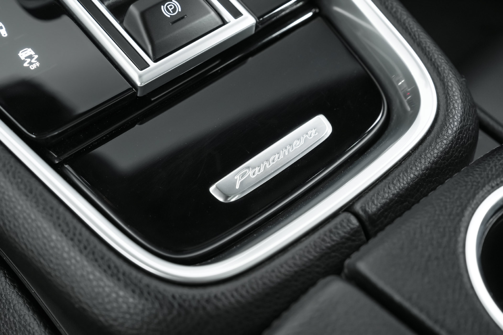 Used 2023 Porsche Panamera Platinum Edition RWD image 40