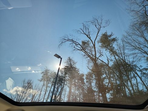 Certified 2025 Land Rover Discovery Sport S image 27