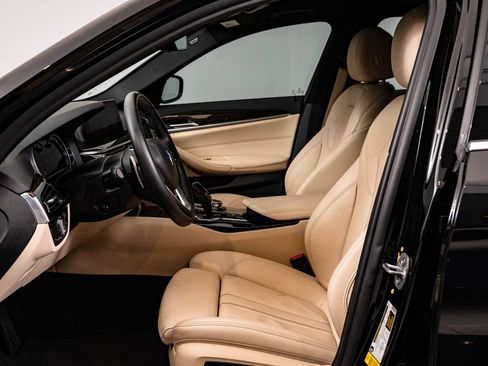 Used 2019 BMW 540i w/ Convenience Package RWD image 22