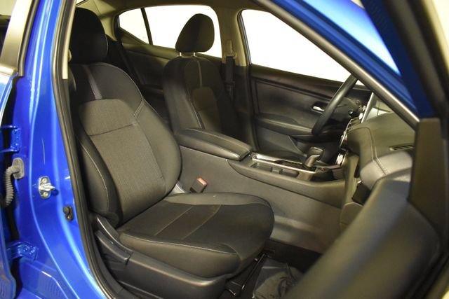 Used 2025 Nissan Sentra SV FWD image 32