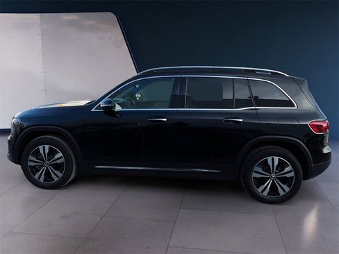 Certified 2025 Mercedes-Benz GLB 250 4MATIC image 2