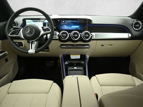 Certified 2025 Mercedes-Benz GLB 250 4MATIC image 21