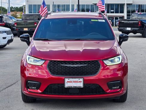 New 2026 Chrysler Pacifica Select w/ S Appearance Package image 2