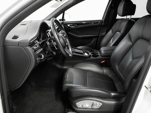 Used 2023 Porsche Macan AWD/4WD image 18