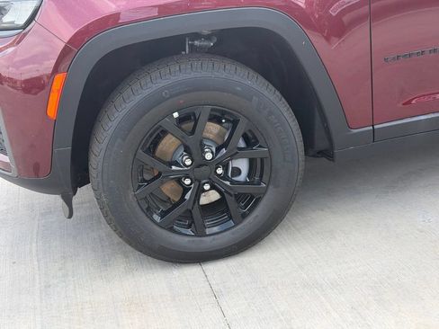 New 2026 Jeep Grand Cherokee Altitude AWD/4WD image 9