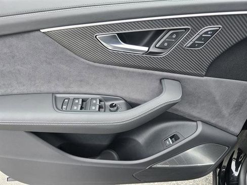 New 2025 Audi SQ8 Prestige image 28