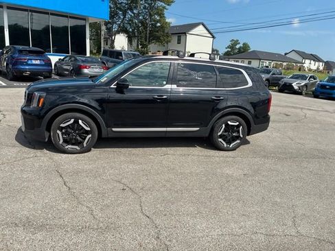 Used 2025 Kia Telluride S AWD/4WD image 15