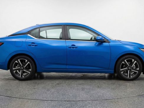 Used 2025 Nissan Sentra SV image 11