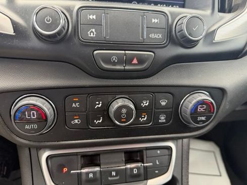 Certified 2024 GMC Terrain SLT AWD/4WD image 28