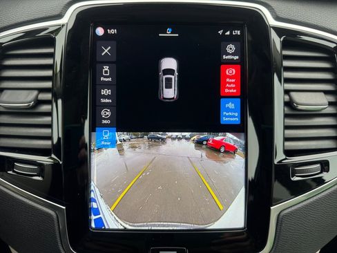 Certified 2023 Volvo XC90 B5 Plus w/ Protection Package Premier image 23