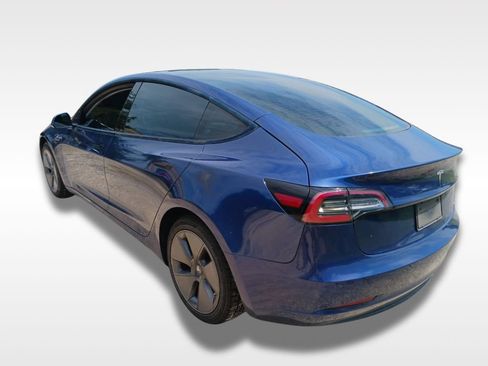 Used 2022 Tesla Model 3 RWD image 3