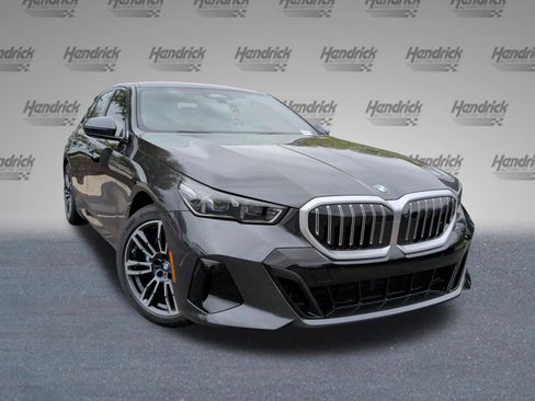 New 2026 BMW 530i xDrive w/ M Sport Package image 2