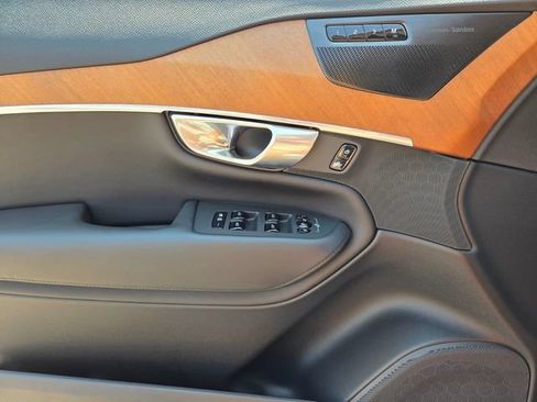 Certified 2023 Volvo XC90 B6 Plus AWD/4WD image 38