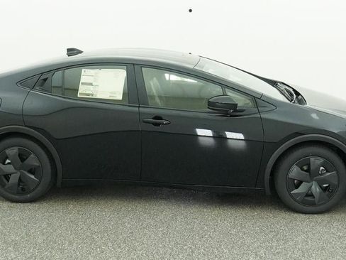 New 2026 Toyota Prius Plug-In Hybrid FWD image 11