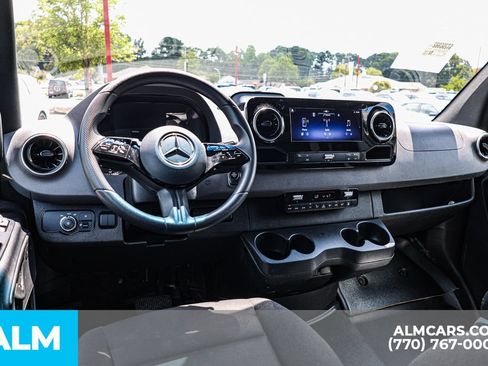 Used 2025 Mercedes-Benz Sprinter 2500 image 28