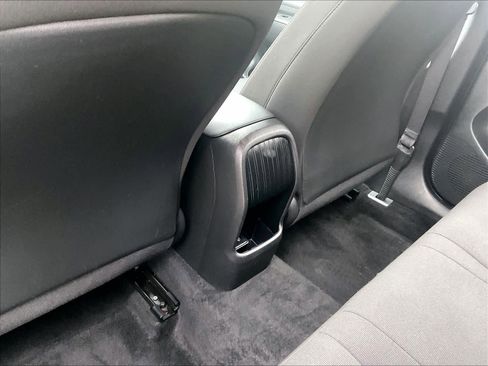 Used 2024 Hyundai Kona SE image 27