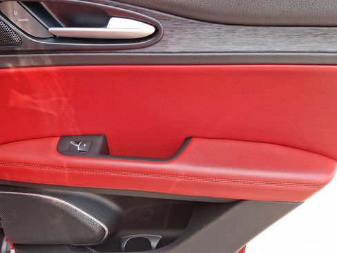 Used 2020 Alfa Romeo Stelvio image 14