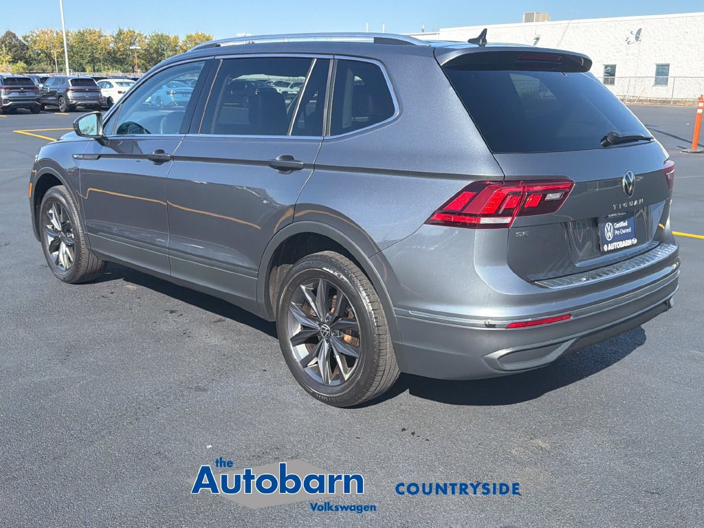 Certified 2023 Volkswagen Tiguan SE w/ Panoramic Sunroof Package AWD/4WD image 4