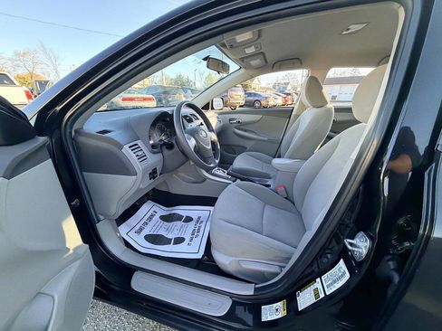 Used 2010 Toyota Corolla LE FWD image 8