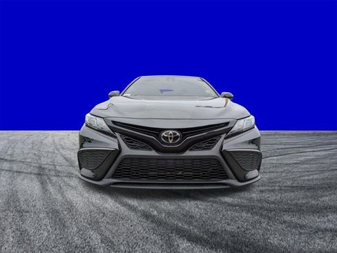 Used 2024 Toyota Camry SE FWD image 9