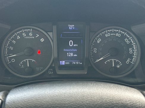 Used 2019 Toyota Tacoma TRD Sport w/ Technology Package AWD/4WD image 25