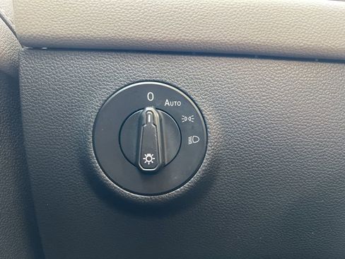 Used 2024 Volkswagen Taos SE image 14