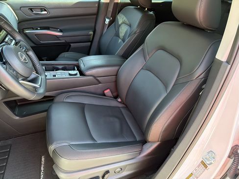 Certified 2025 Nissan Pathfinder SL AWD/4WD image 16