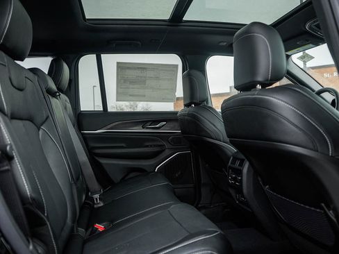 New 2026 Jeep Grand Cherokee Limited image 13