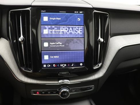 Used 2025 Volvo XC60 B5 Plus image 24