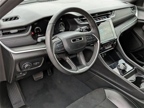 Certified 2024 Jeep Grand Cherokee L Laredo image 11