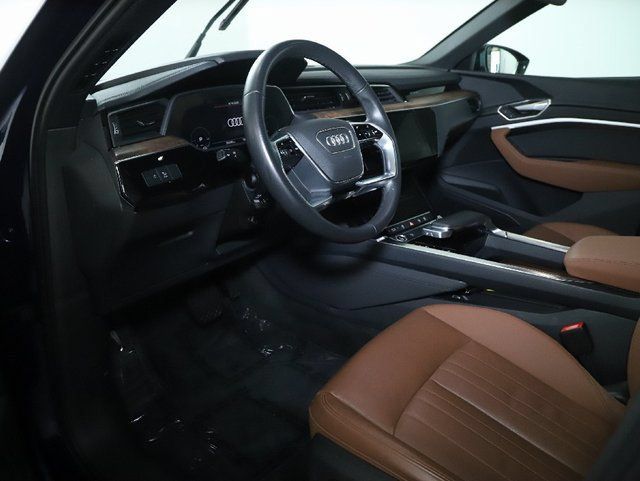Used 2022 Audi e-tron Premium AWD/4WD image 20