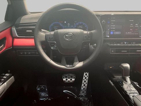 Used 2025 Toyota Camry XSE FWD image 6