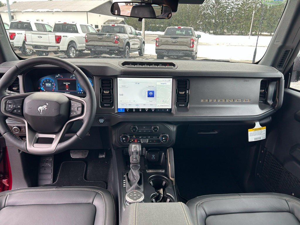Used 2025 Ford Bronco Badlands AWD/4WD image 13
